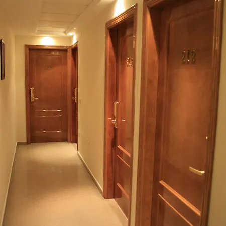 El Paraiso Hotel 2*